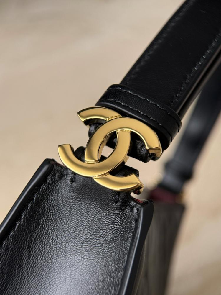 Chanel 26P Black Quilted Leather Shoulder Bag – Double Straps