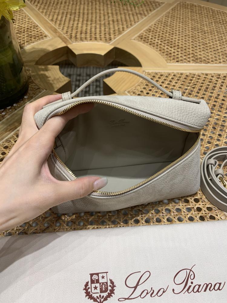 Loro Piana – Extra Pocket L19 (Ivory/Beige)