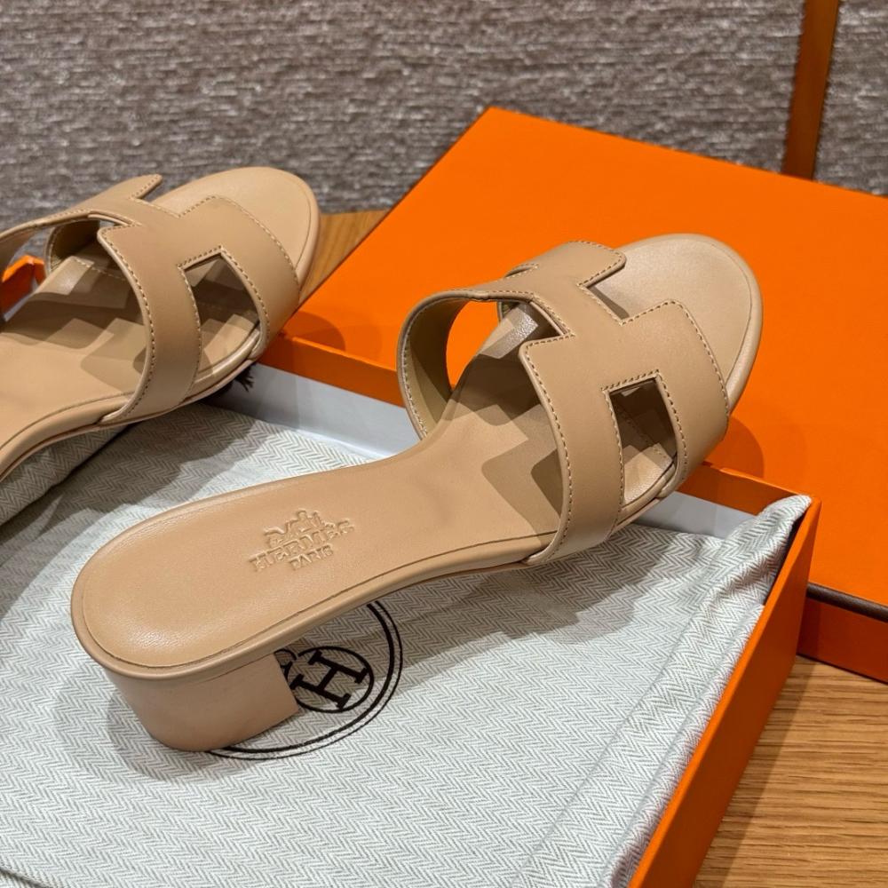 Hermès Oasis Sandals Black &amp; Argent Grey
