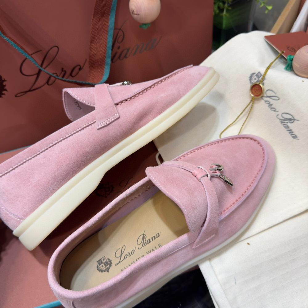 Loro Piana Yaz Büyüsü Yürüyüş Ayakkabısı - Açık Şakayık - Glimmer of Luxury