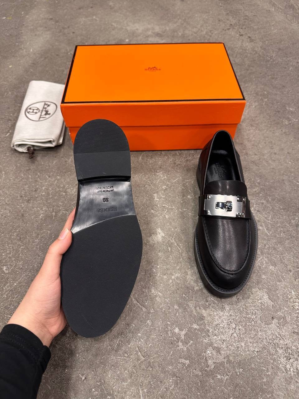 Hermès Sıcak Loafer - Glimmer of Luxury