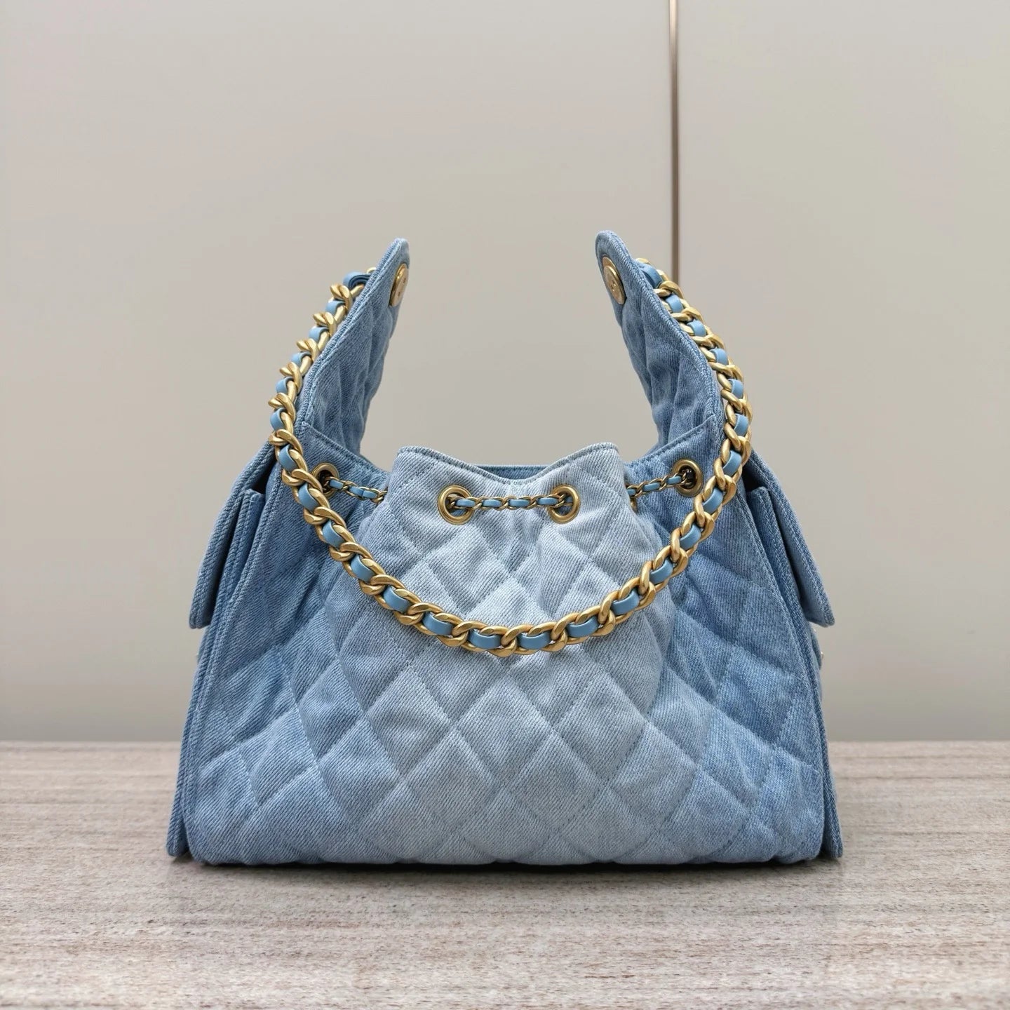 Chanel 25C Orta Boy Hobo Seyahat Çantası - Glimmer of Luxury