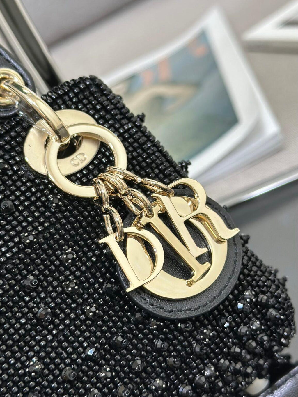 Lady Dior Mini Nakış Çanta - Glimmer of Luxury