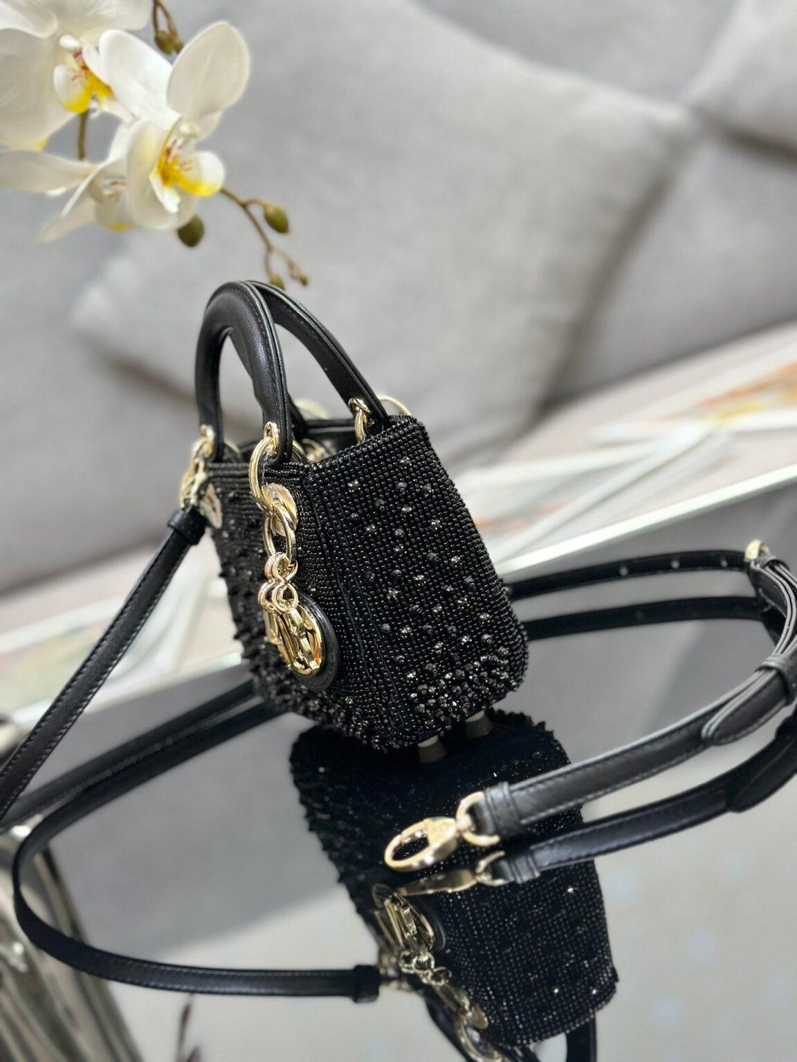 Lady Dior Mini Nakış Çanta - Glimmer of Luxury
