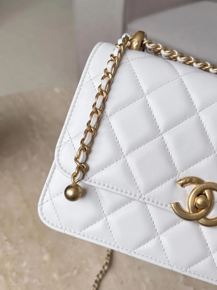 Chanel Mini Çift İnci Ezmesi 22cm Beyaz Dana Derisi GHW