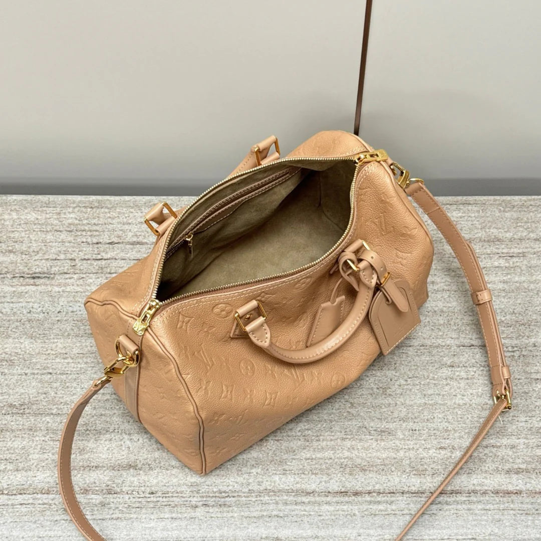 Speedy 30 - Glimmer of Luxury