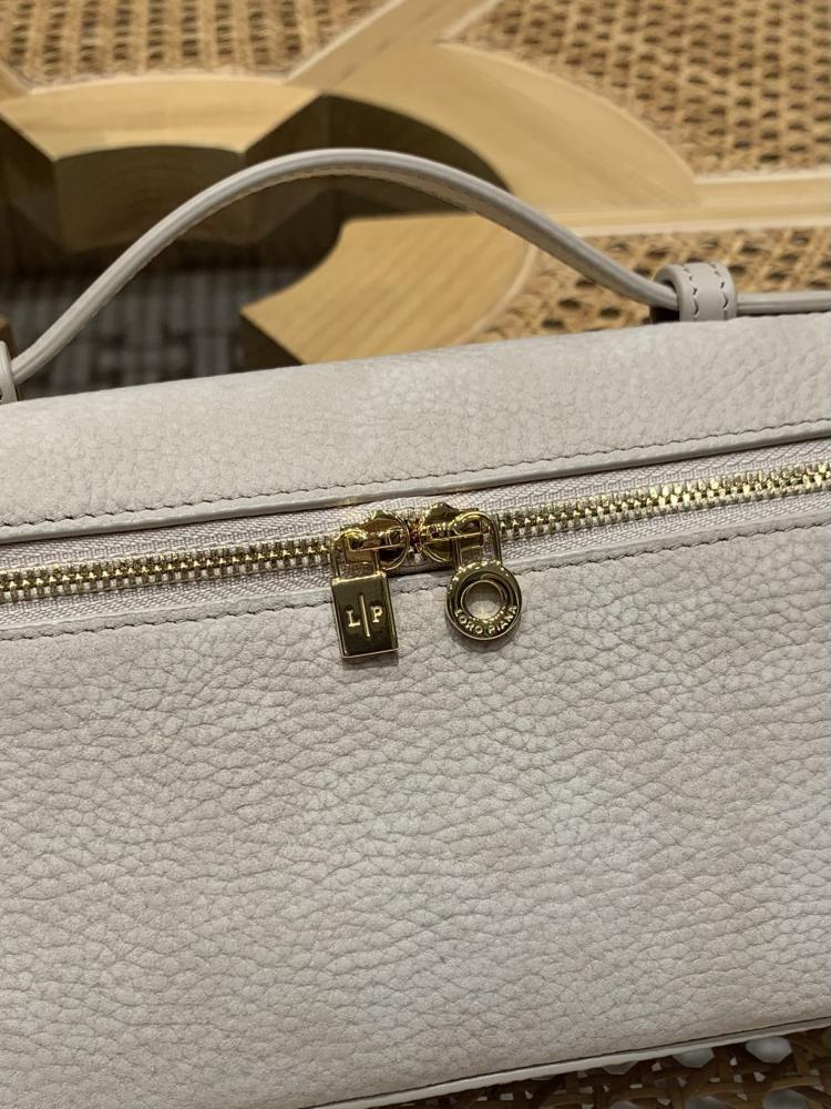 Loro Piana – Extra Pocket L19 (Ivory/Beige)
