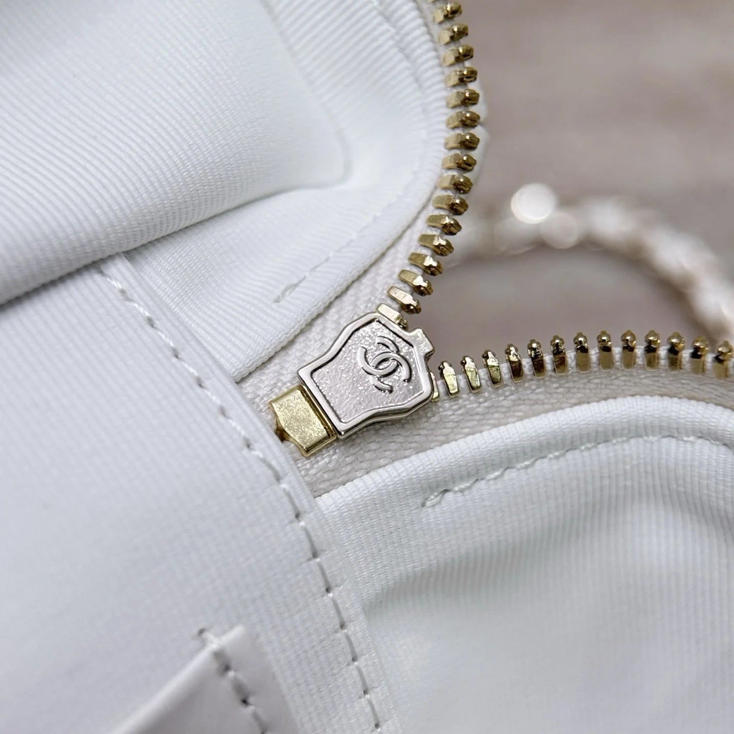 Chanel 25C Makyaj Çantası - Glimmer of Luxury