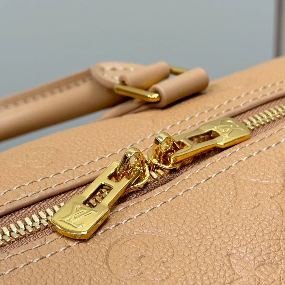 Speedy 30 - Glimmer of Luxury