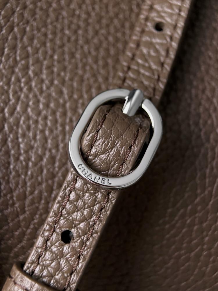 Chanel Maxi “Souplissimo” Küçük Kapaklı Çanta