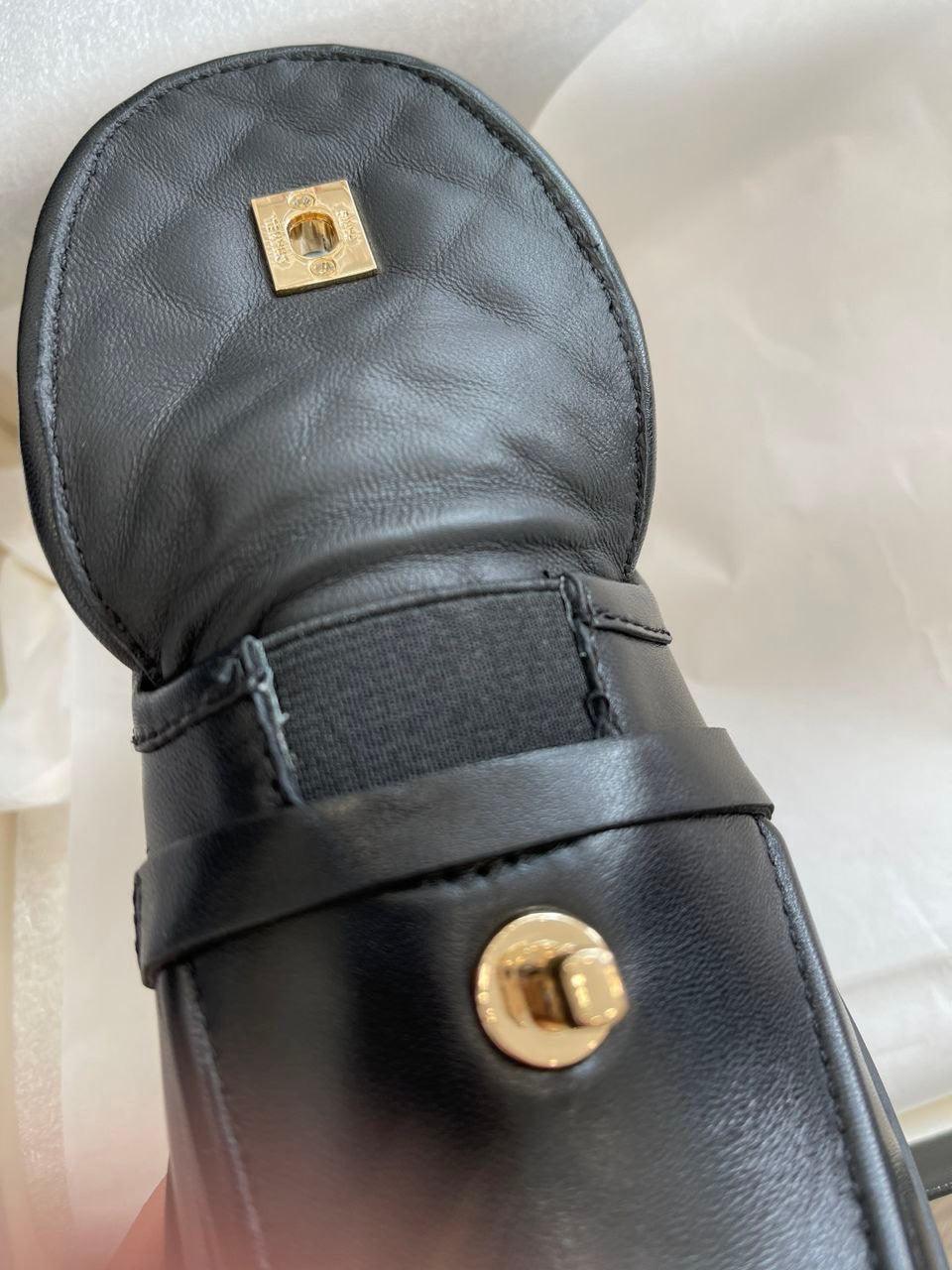 Chanel CC Dönüş Kilitli Deri Kapitone Siyah Loafer - Glimmer of Luxury