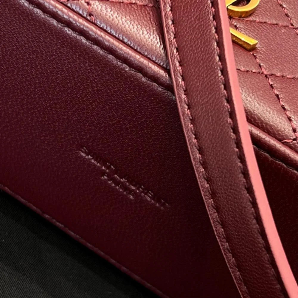 حقيبة مكياج سان لوران غابي من جلد الكوزو