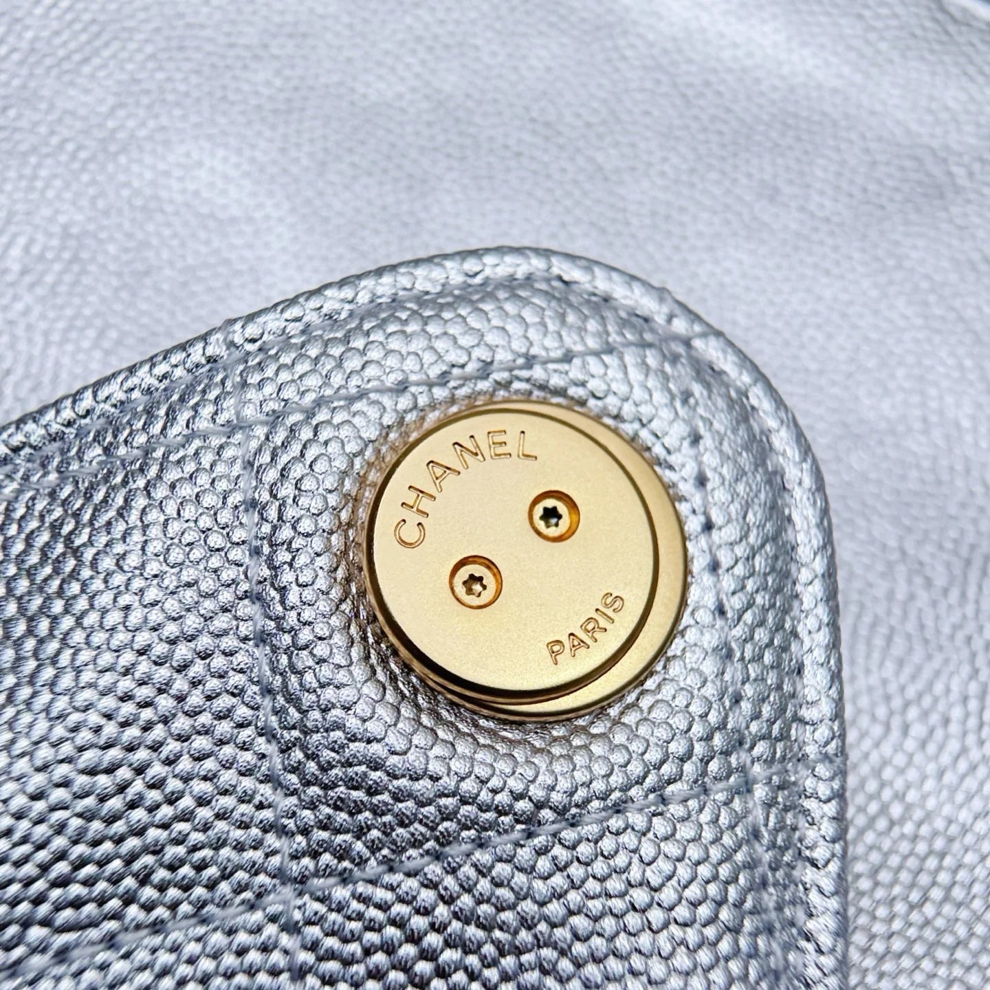 Chanel 25C Büyük Hobo Seyahat Çantası - Glimmer of Luxury