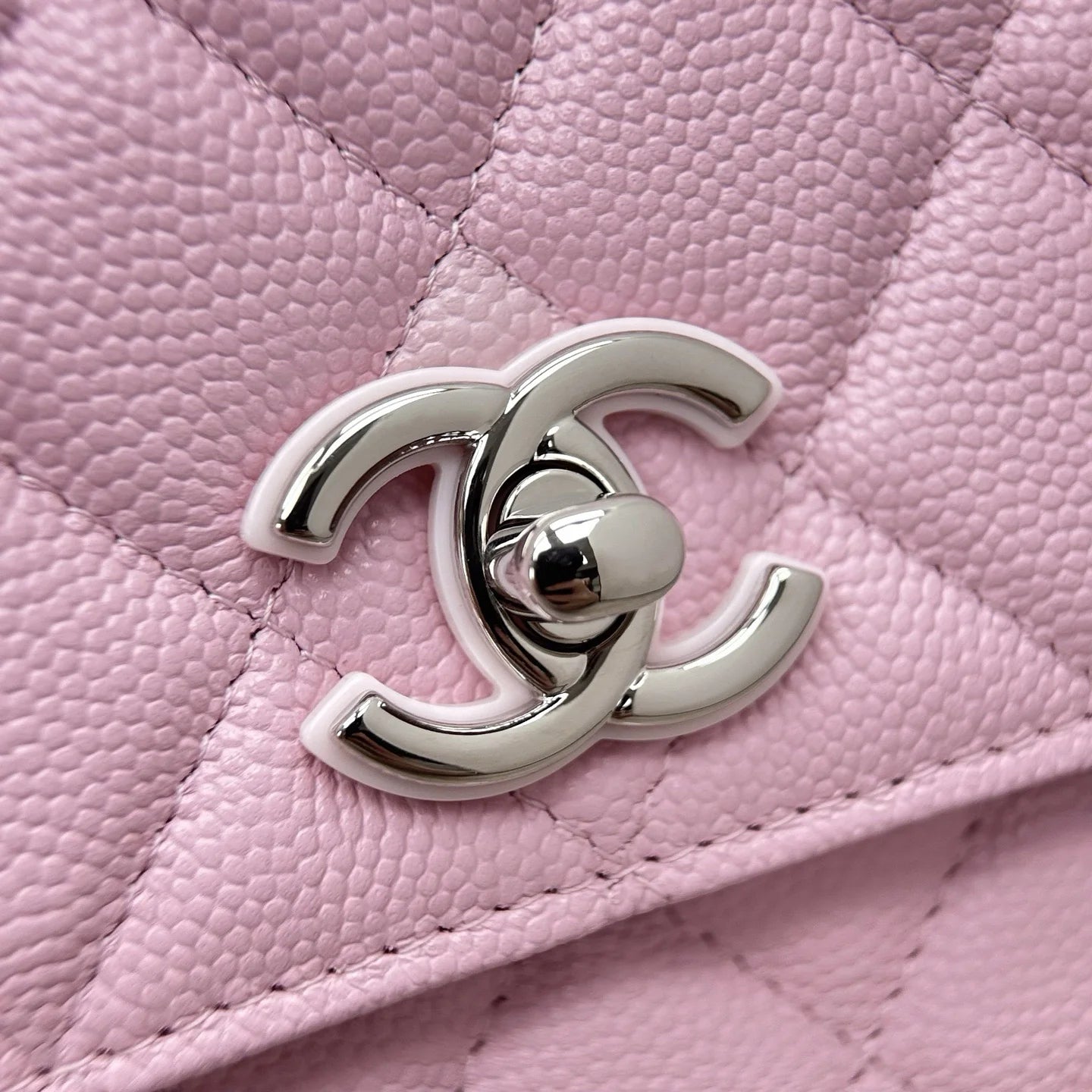 Chanel 25C Chain Handbag 