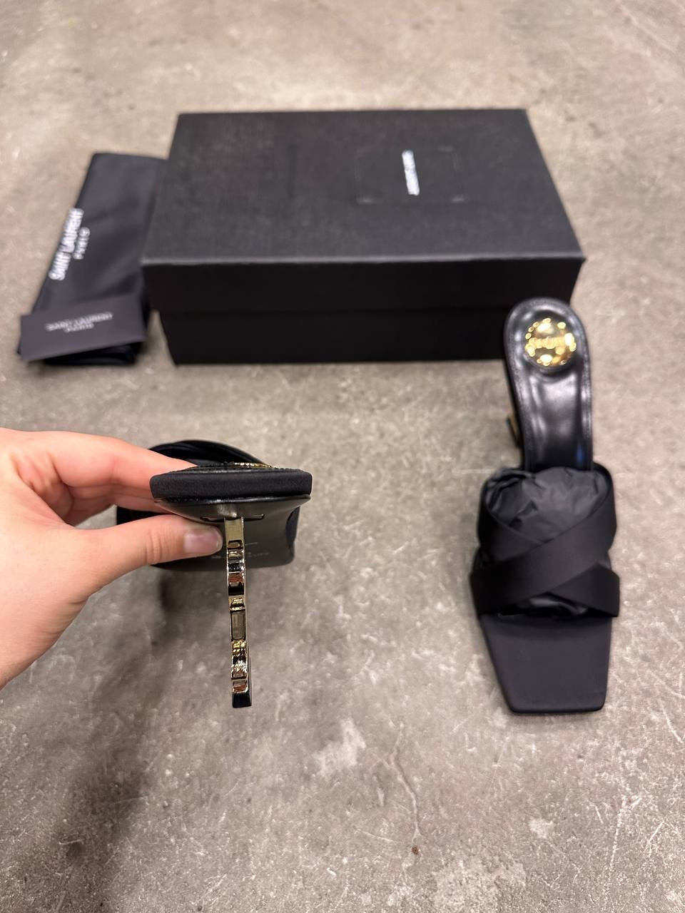 Saint Laurent Opyum Saten Krep Terlikler - Glimmer of Luxury