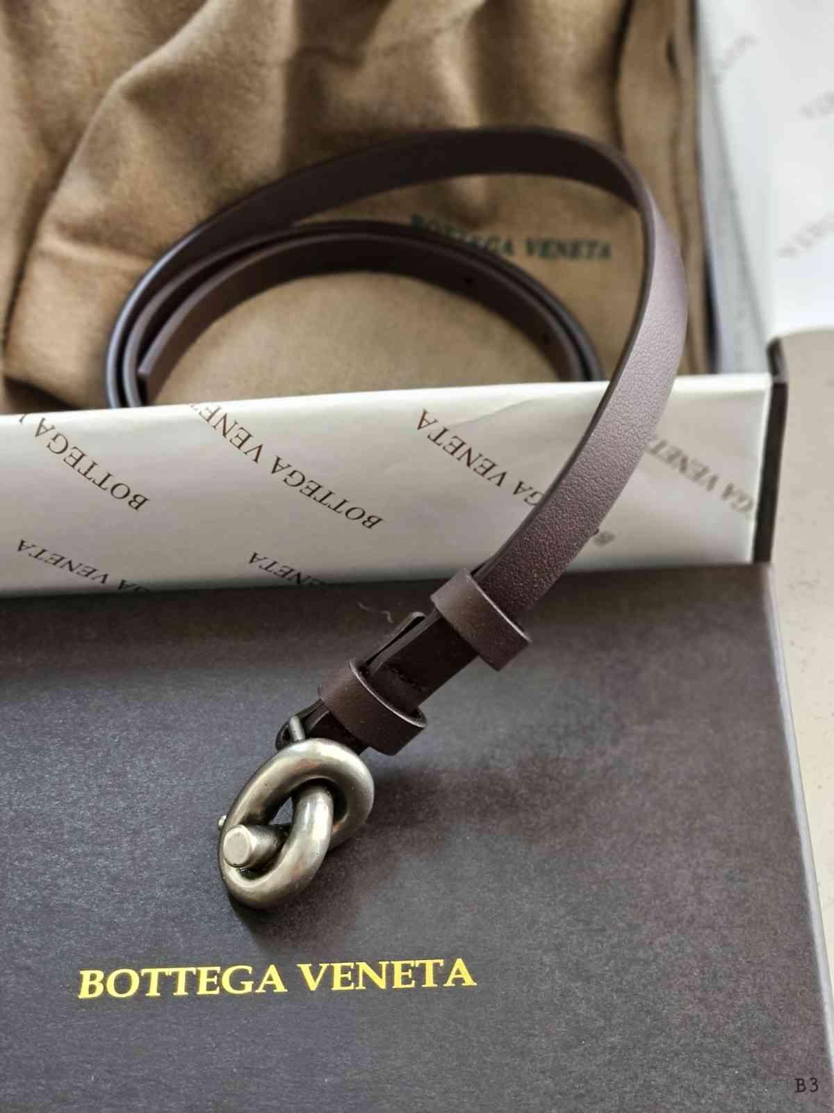 Bottega Veneta Düğüm Tokalı Deri Kemer - Glimmer of Luxury