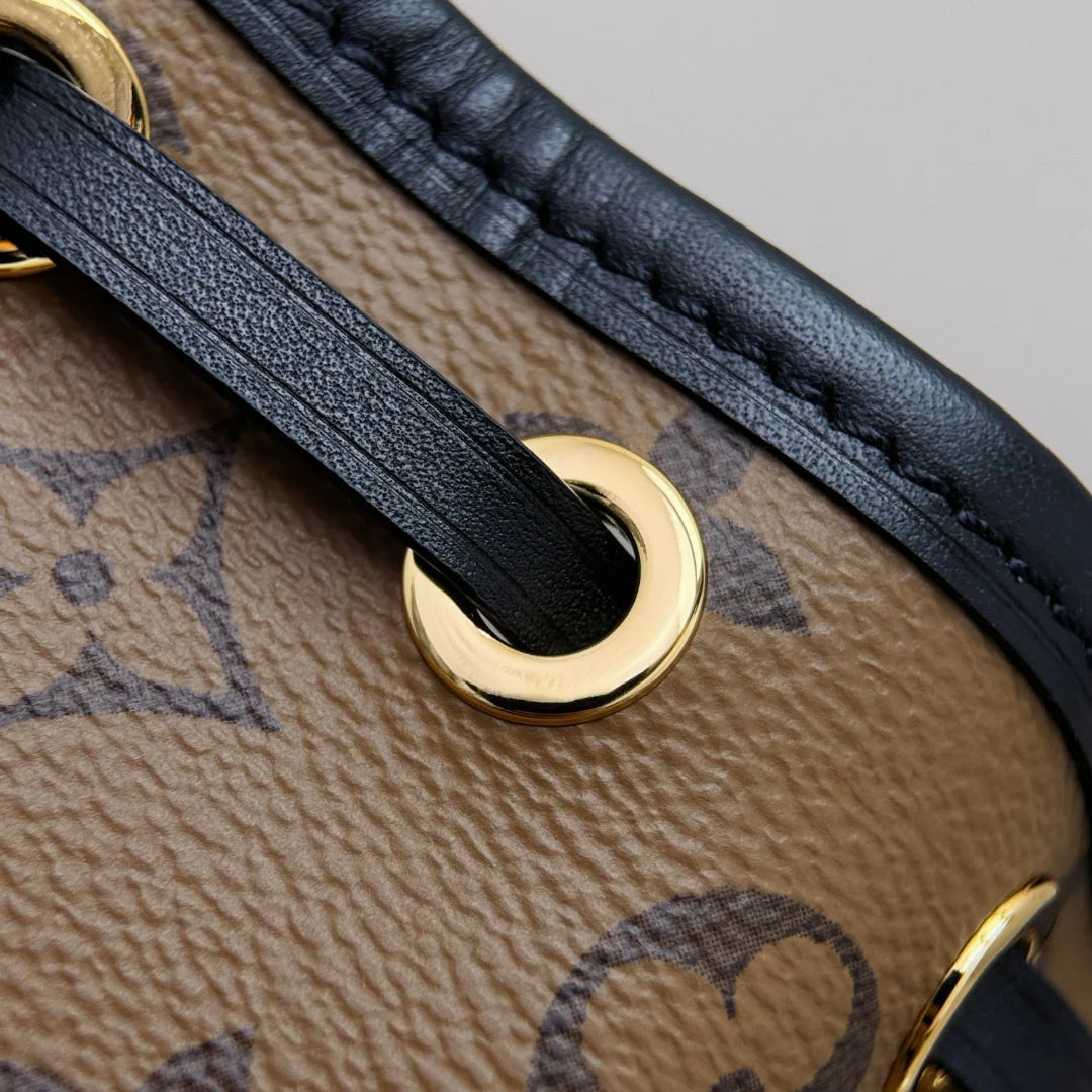 Canoé - Glimmer of Luxury