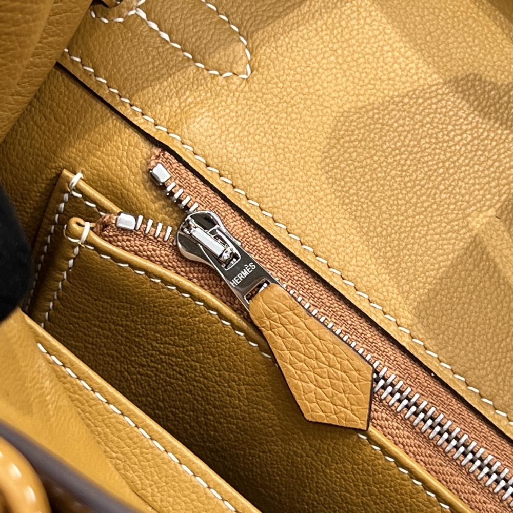 Hermès Birkin 25 Gold Togo