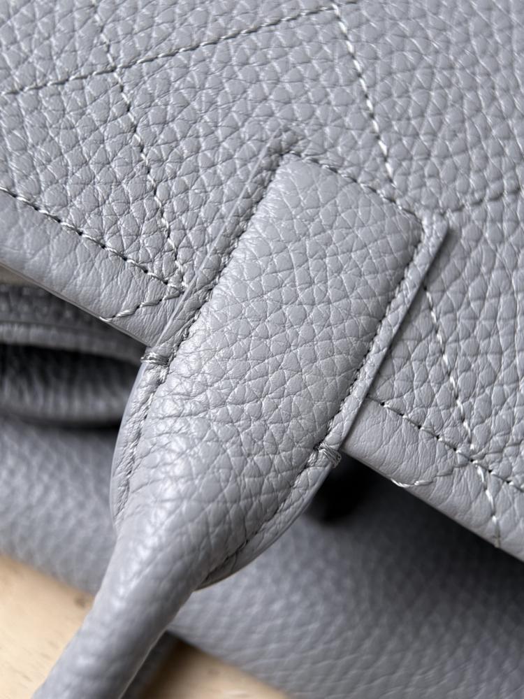 Chanel Urban Essentials Küçük Alışveriş Çantası