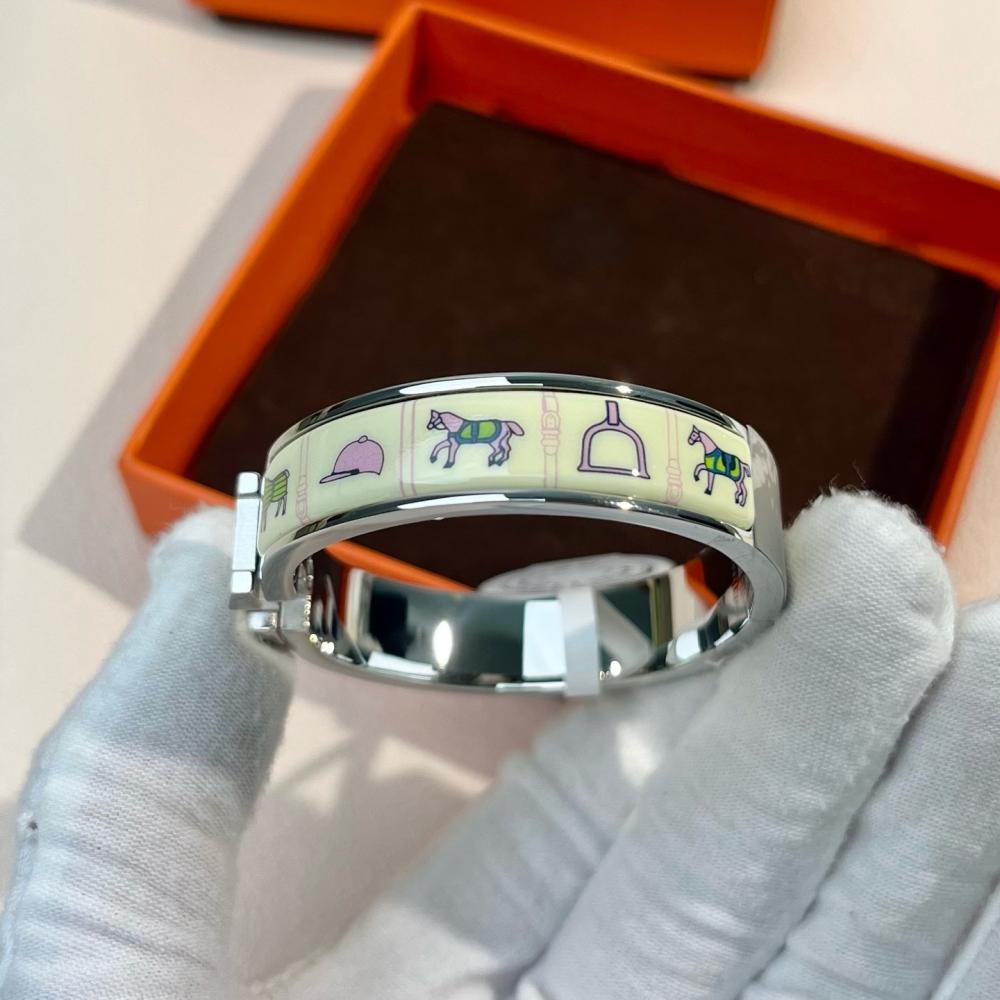 Hermès Clic H Bracelet – Ride Collection (Cream Enamel)