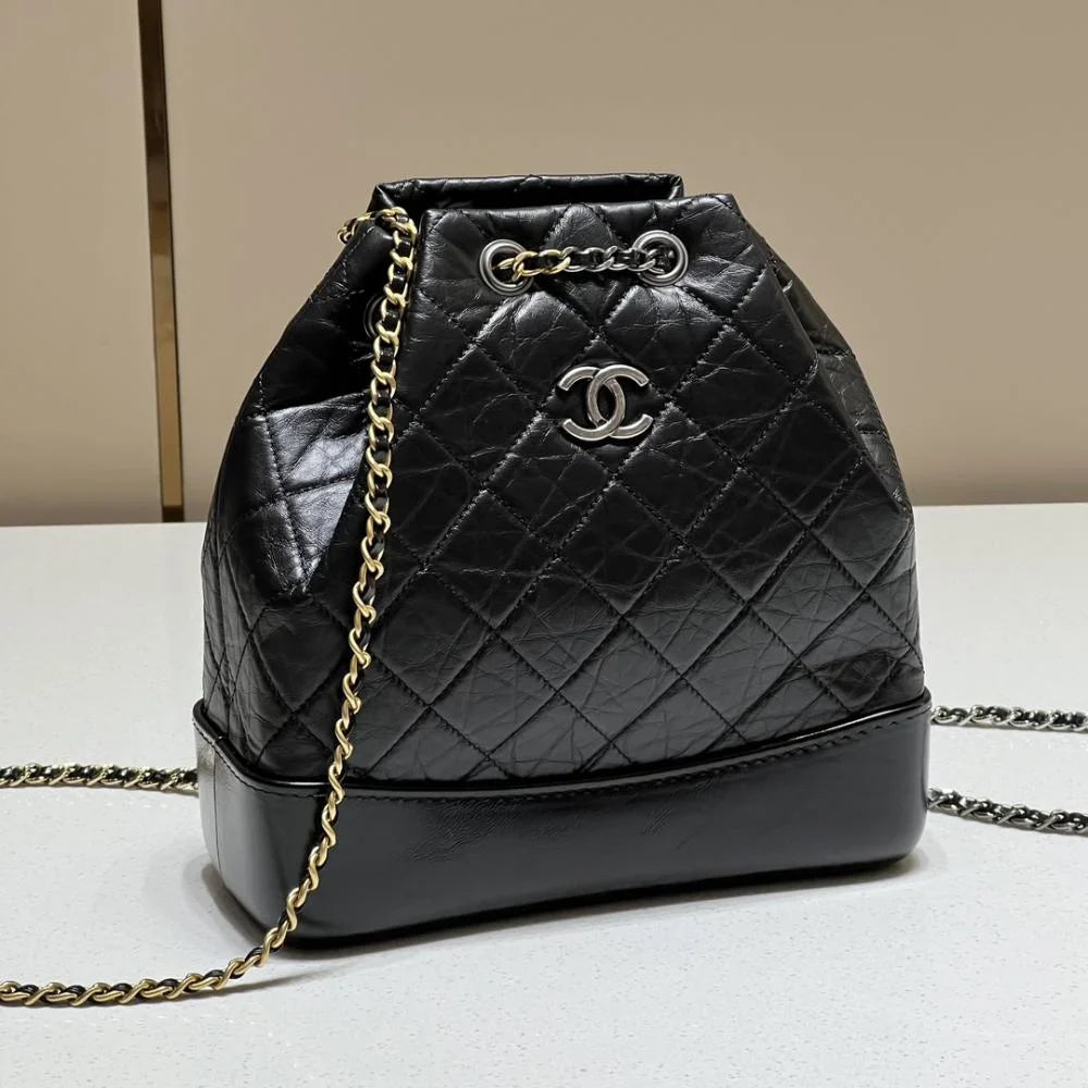 Chanel Eski Dana Derisi Kapitoneli Gabrielle Sırt Çantası Siyah - Glimmer of Luxury
