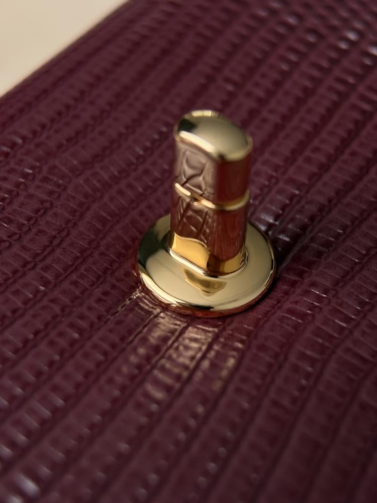 Chanel Kertenkele Derisi Desenli Uzun Üstten Saplı El Çantası