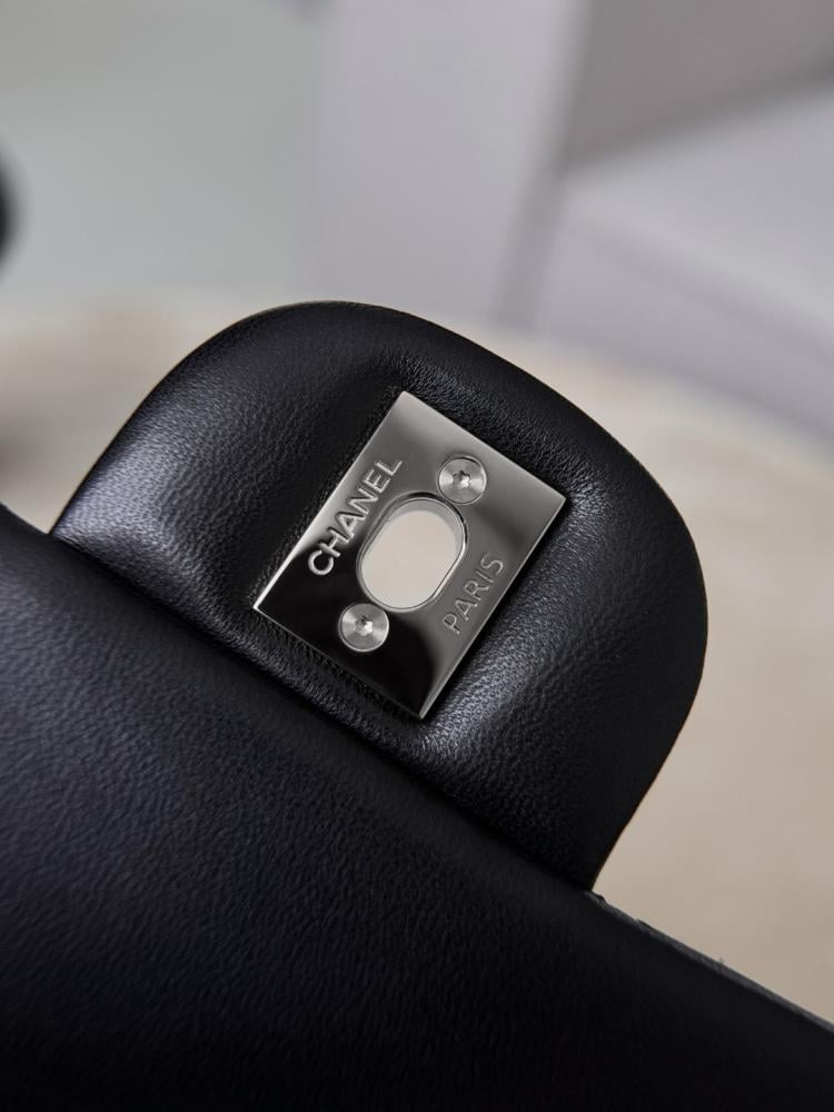 Chanel 2025/26 Soft Quilted Lambskin Maxi Single Flap Bag 