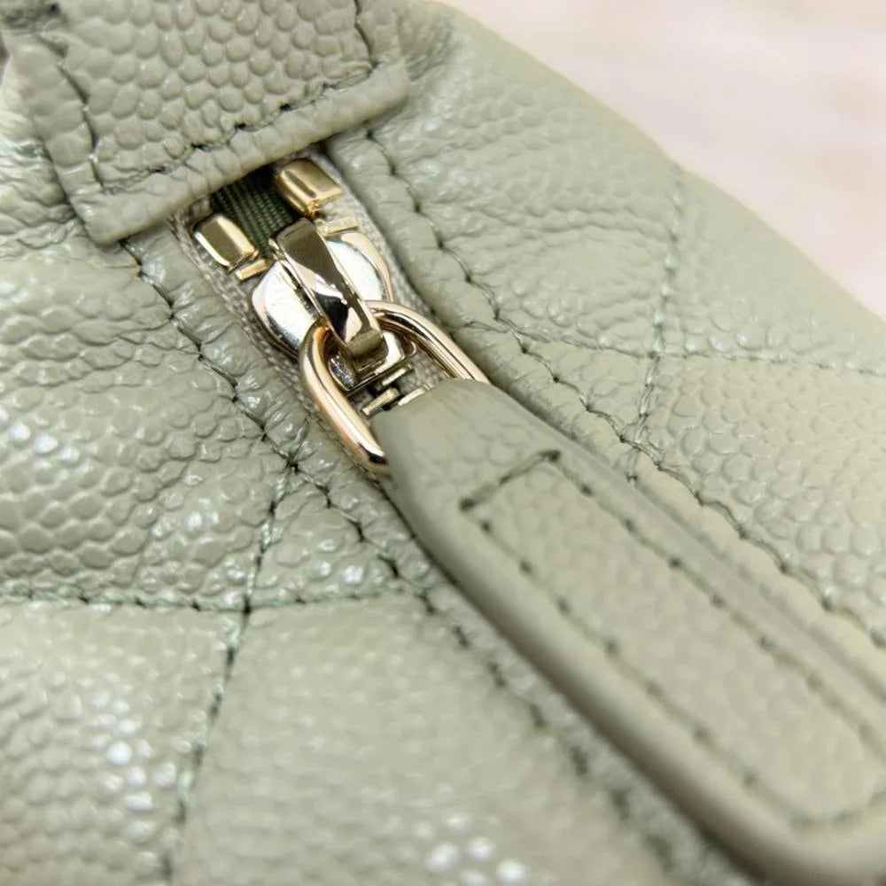 Chanel 25C Öğle Yemeği Kutusu Çantası - Glimmer of Luxury