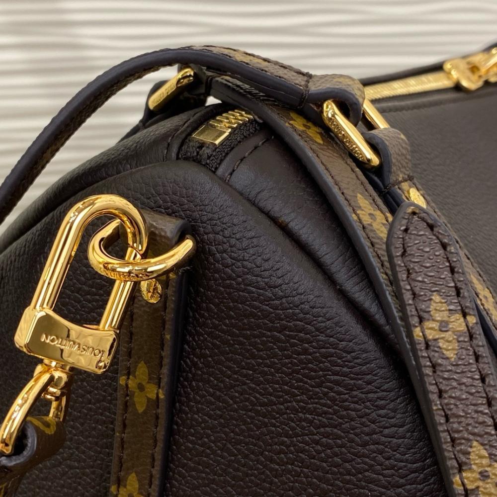 Louis Vuitton – Express MM (Black Monogram)