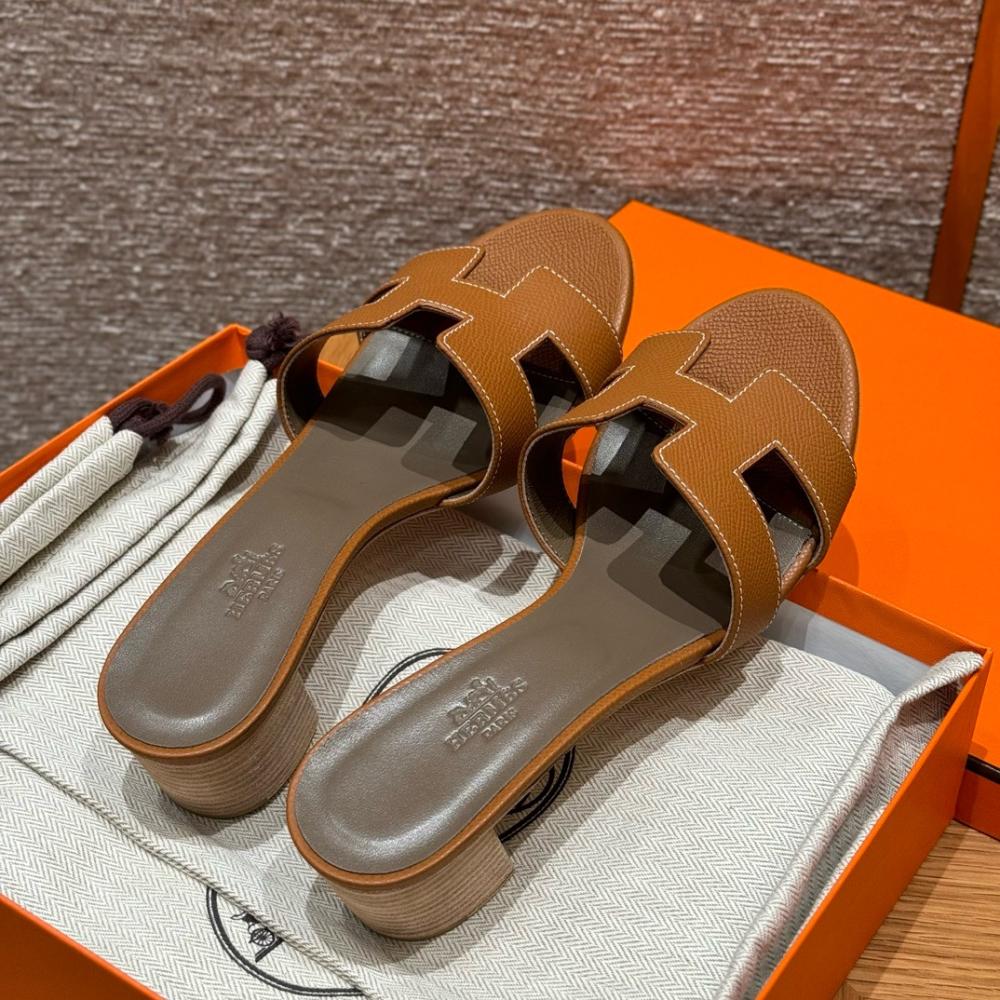 Hermès Oasis Sandals Black & Argent Grey