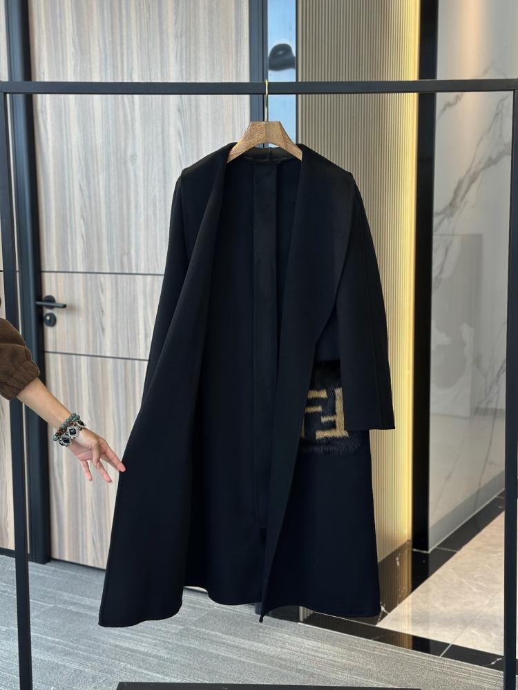 Fendi Kemerli Yün Kaban – Kürk Cepli