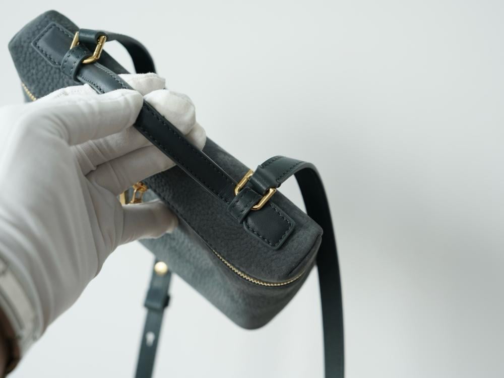 Loro Piana – Extra Pocket L19 (Grey Blue)