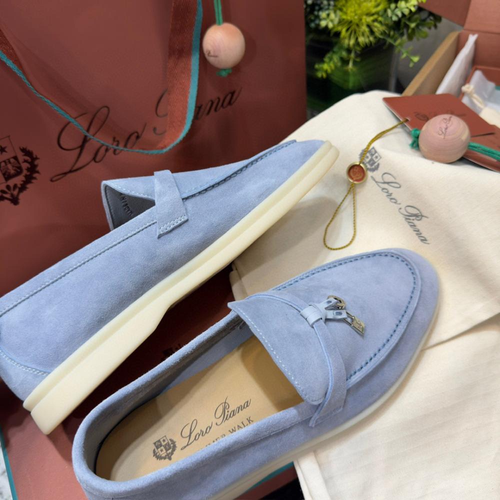 Loro Piana Yaz Büyüsü Yürüyüş Ayakkabısı - Açık Mavi - Glimmer of Luxury