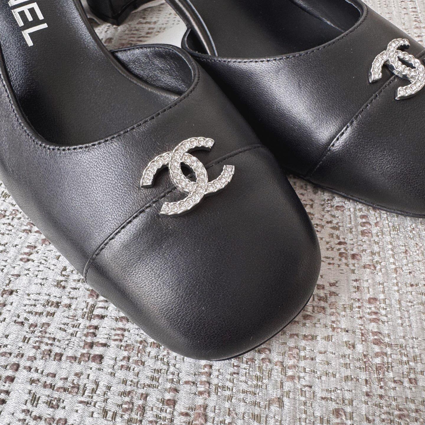 Chanel S26 Arkadan Bantlı Ayakkabı