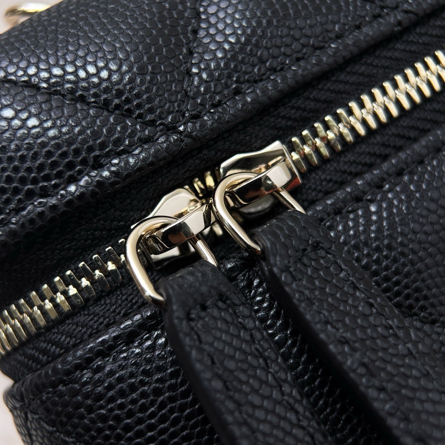 Chanel 25C Makyaj Çantası - Glimmer of Luxury