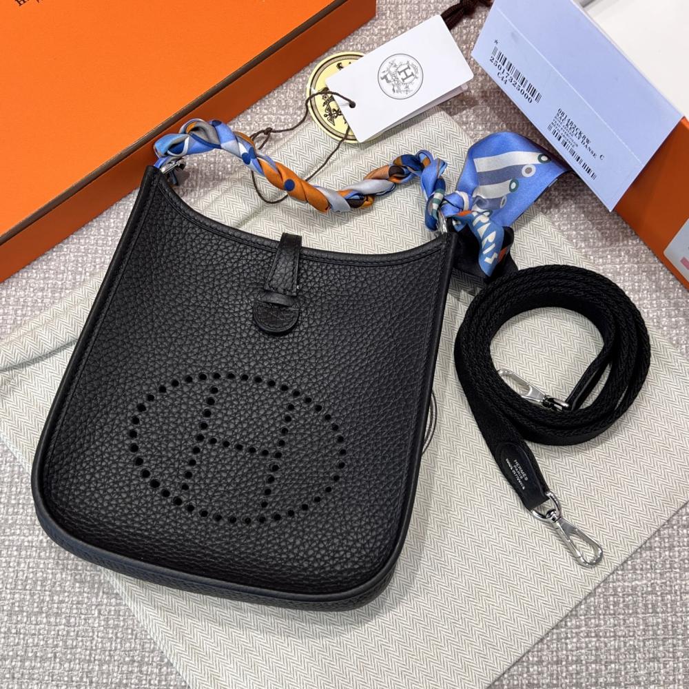Hermès Evelyne 16cm Togo Leather Shoulder Bag