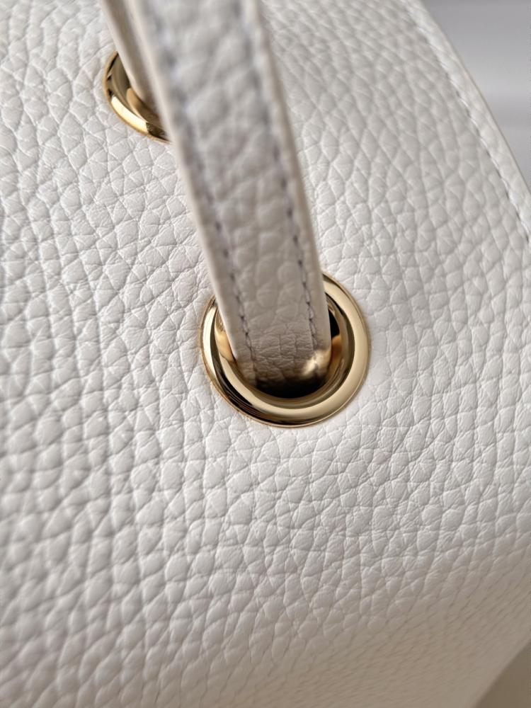 Chanel Maxi “Souplissimo” Küçük Kapaklı Çanta