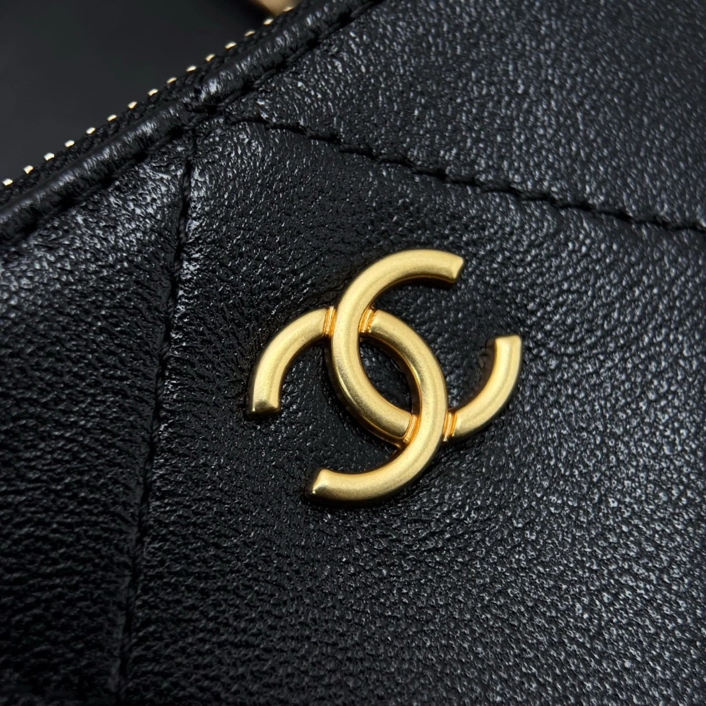 Maxi Alışveriş Çantası Dana Derisi ve Altın Tonlu Metal Siyah - Glimmer of Luxury