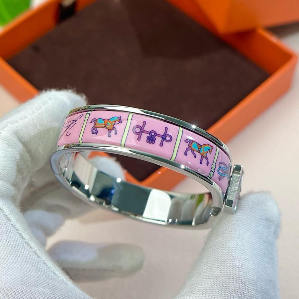 Hermès Clic H Bracelet – Ride Collection (Pink Enamel)