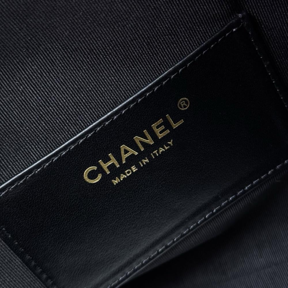 Chanel 25C Orta Boy Hobo Çanta - Glimmer of Luxury