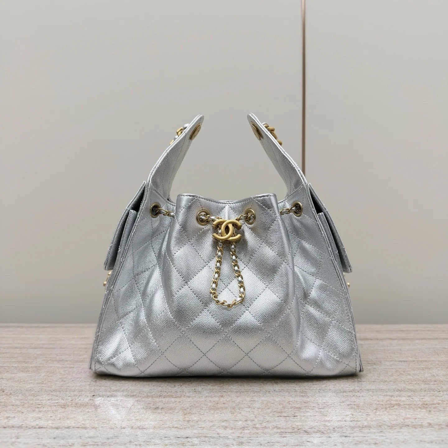 Chanel 25C Orta Boy Hobo Seyahat Çantası - Glimmer of Luxury