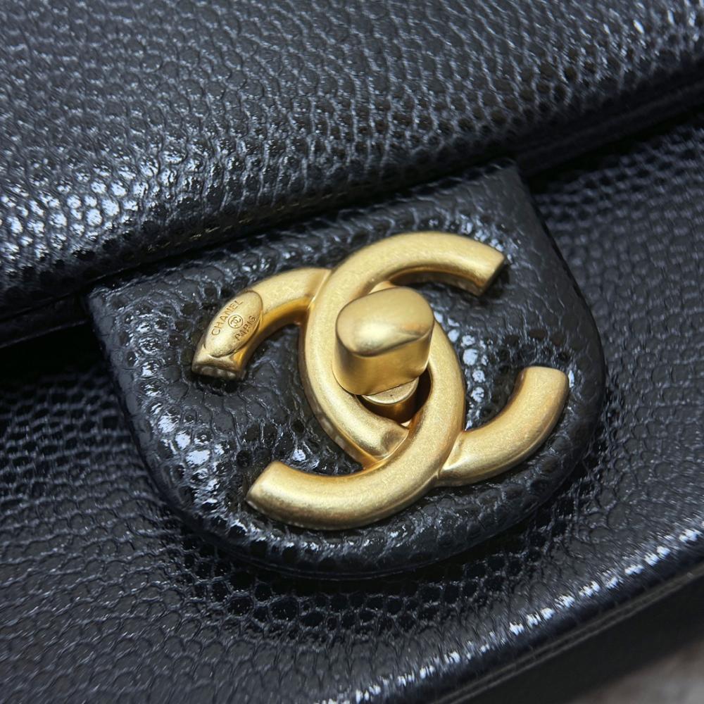 Chanel 2024/25 Mini Kapaklı Çanta - Glimmer of Luxury