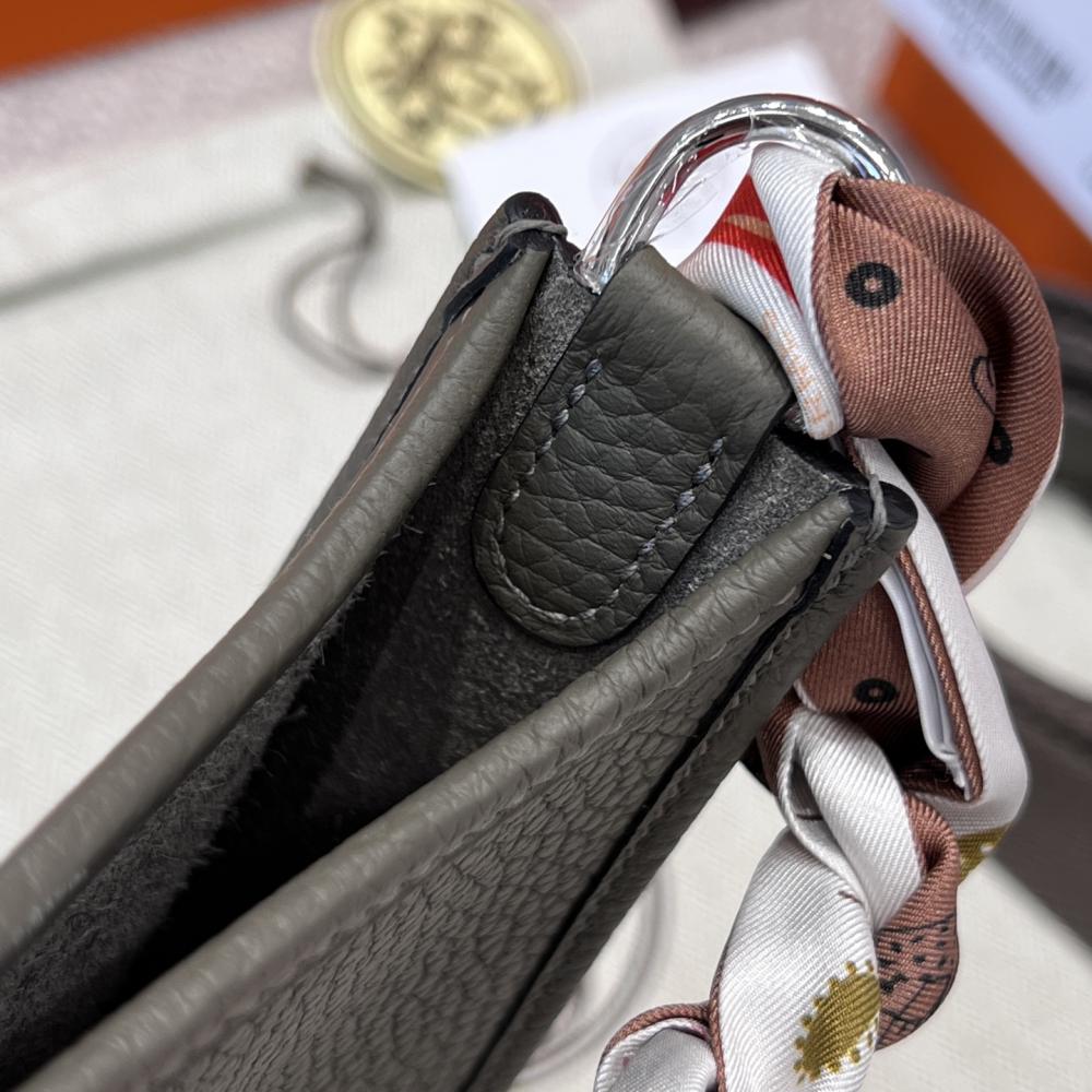 Hermès Evelyne 16cm Togo Deri Omuz Çantası