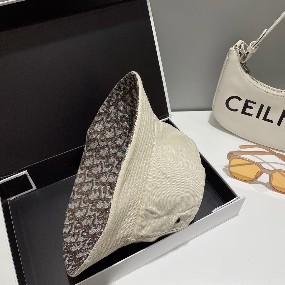 Dior Oblique Kova Şapka Kadınlar İçin - Glimmer of Luxury
