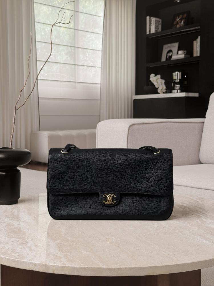 Chanel Maxi “Souplissimo” Küçük Kapaklı Çanta