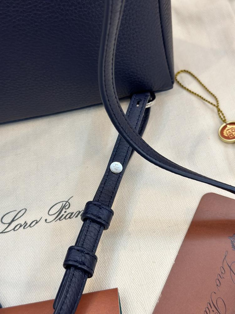 Loro Piana 23.5 Extra Pocket