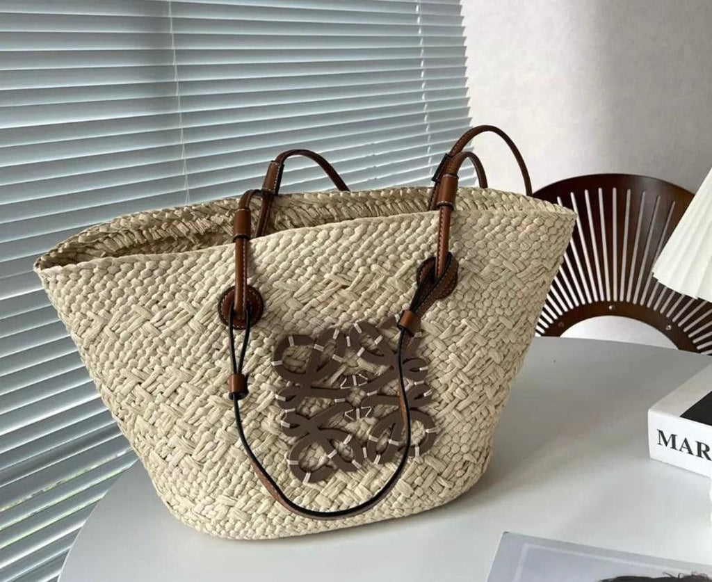 Loewe Anagram Sepet Çantalar - Glimmer of Luxury