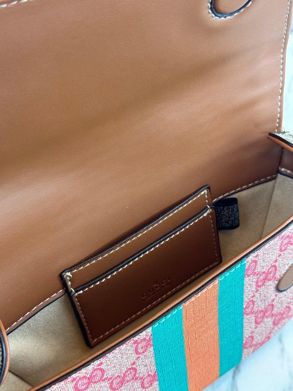 Gucci GG Mini Deri Kesimli Monogram Kaplamalı Kanvas Postacı Çantası - Glimmer of Luxury