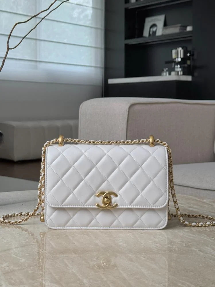 Chanel Mini Çift İnci Ezmesi 22cm Beyaz Dana Derisi GHW
