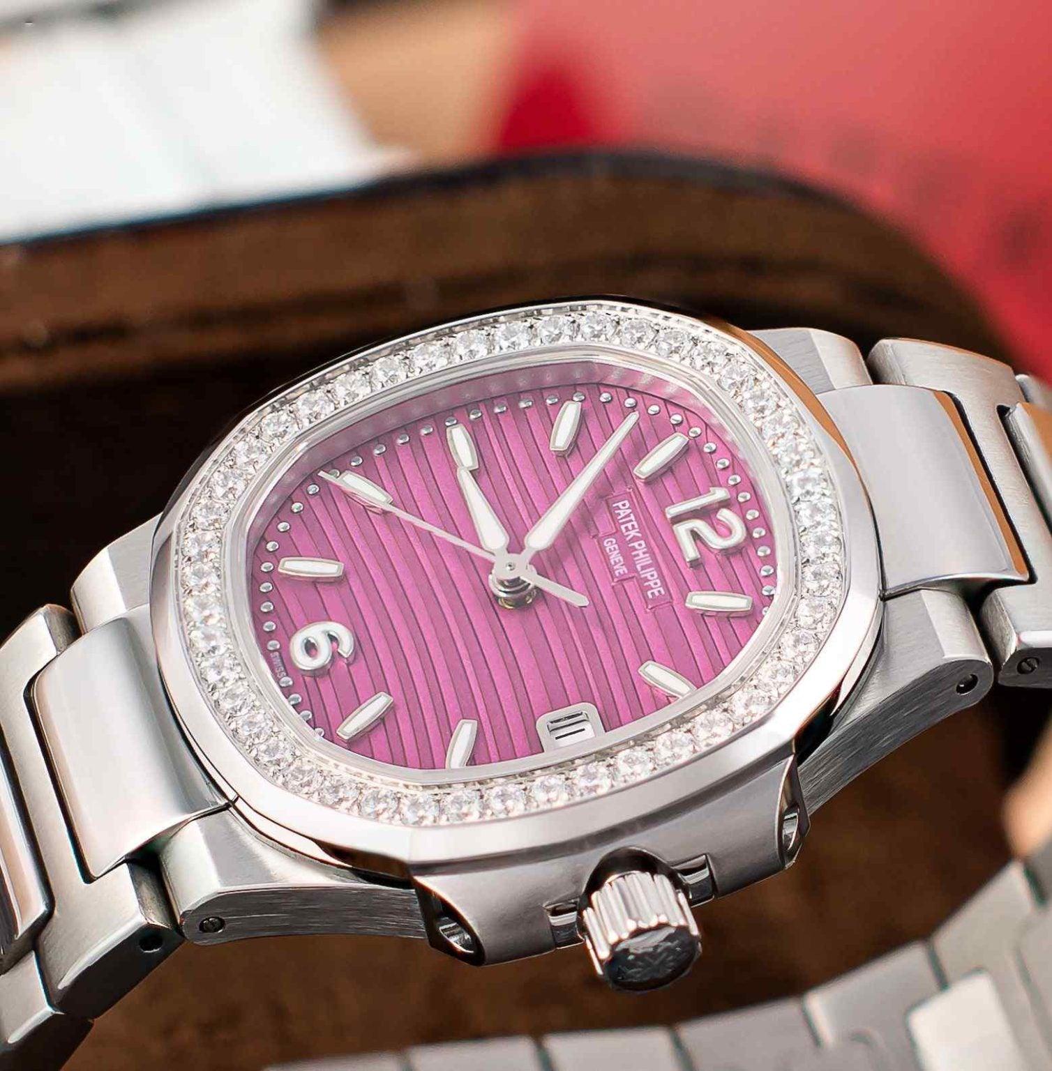 Patek Philippe Nautilus Bayan 7118/1200 - Glimmer of Luxury